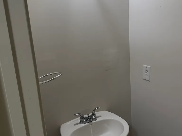 22 Oxford Ln — Photo 6