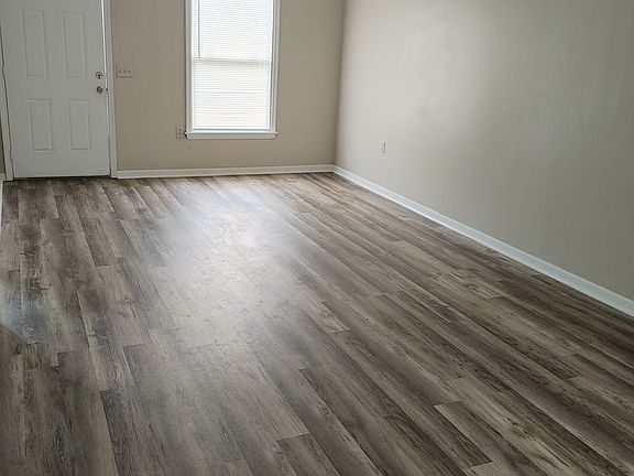 3rd image of 230 Lanier Dr #208