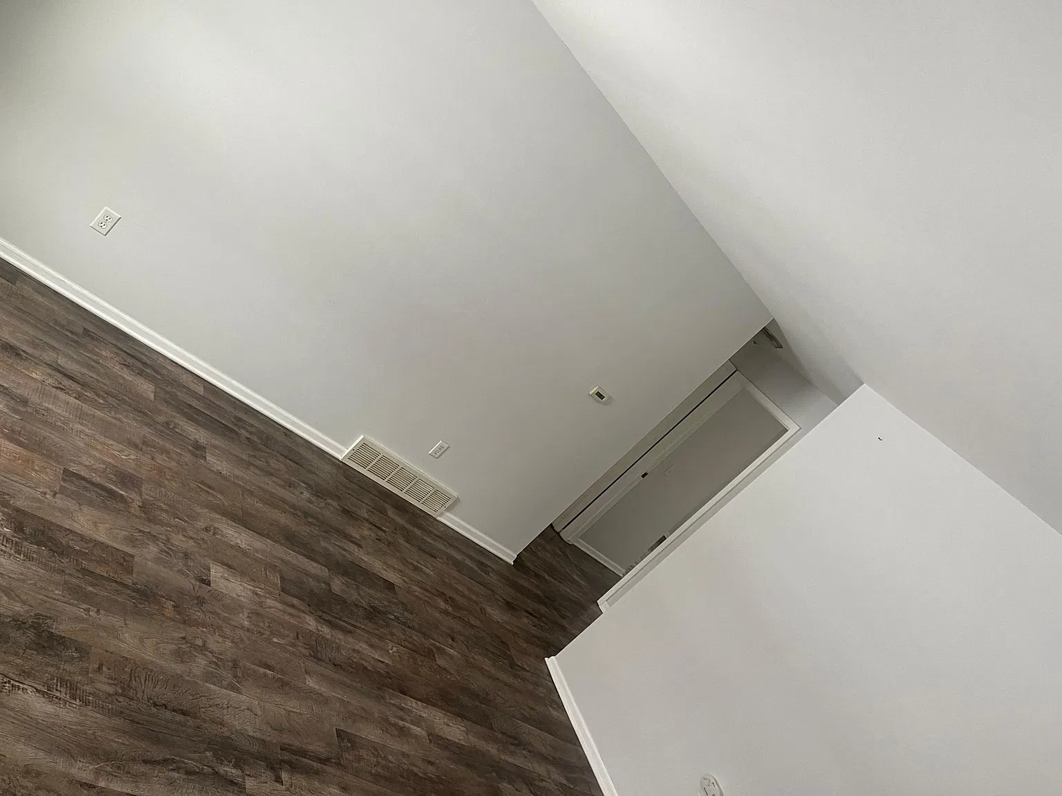 2 bed, 1100 sqft, $1,550 — Photo 3