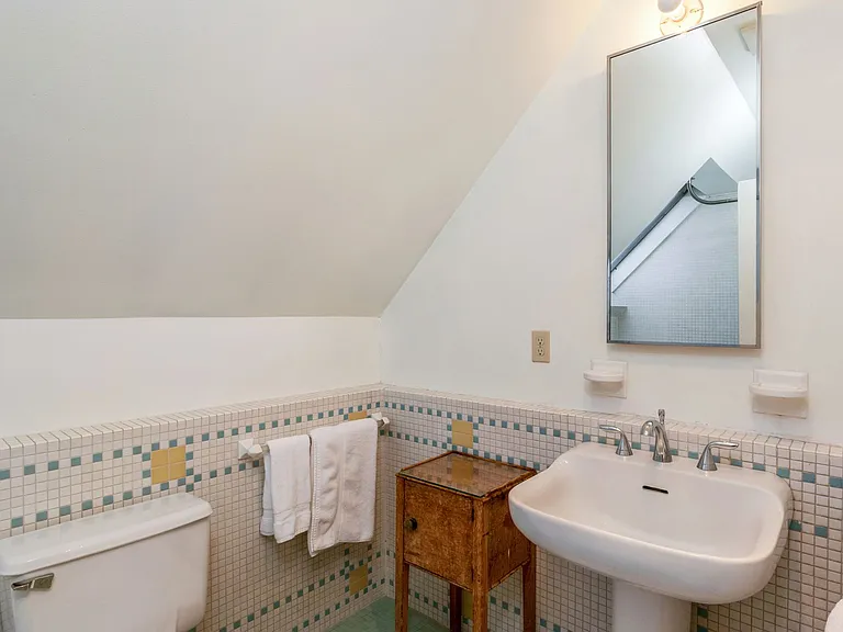 143 Millstone Rd — Photo 8