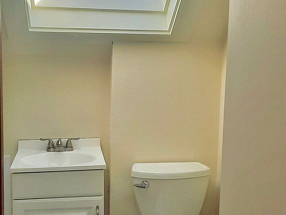 3rd image of 20 Wilshire St #2