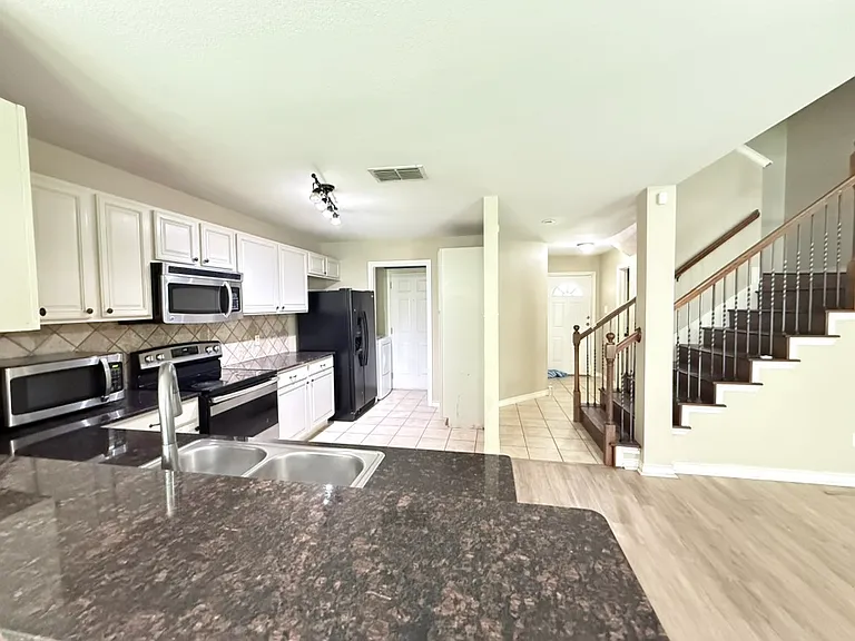 12604 Oceanside Dr — Photo 4