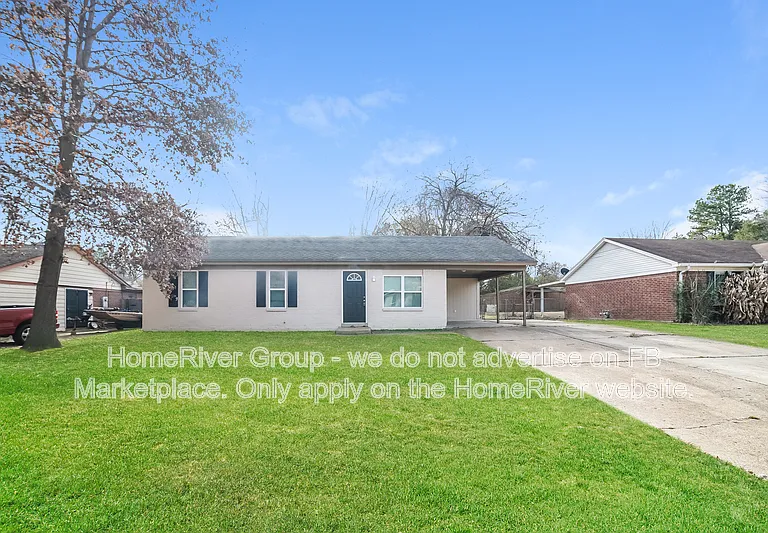 3175 Mayfair Dr — Photo 1