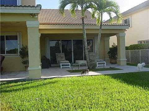 4th image of 19463 NW 11th St
