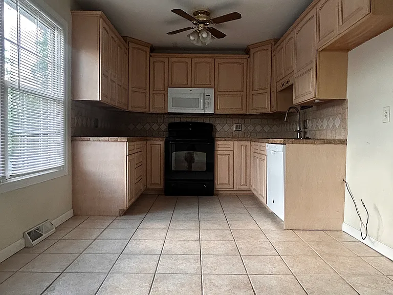 1122 Fernview Dr — Photo 9