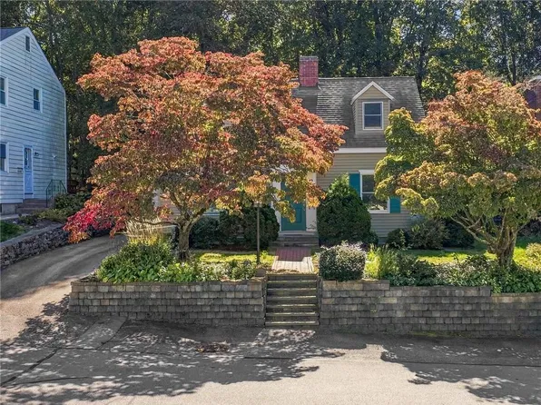 15 Welcome Rd, Smithfield, RI 02917