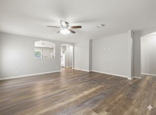 304 Paige Bnd, Hutto, TX 78634