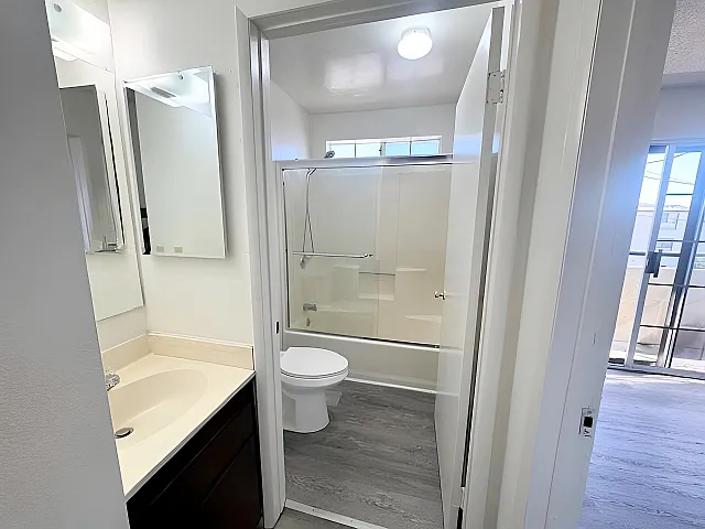 3963 Melrose Ave #1 — Photo 8