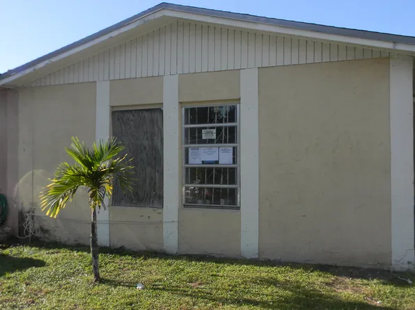 21305 NW Forty Circle Ct, Opa Locka, FL 33055