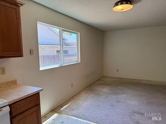 3rd image of 1823 Glenbrook Drive