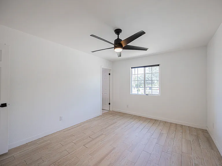 2519 W Vineyard Rd — Photo 14