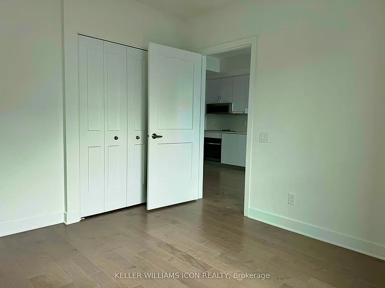 180 George St #2109 — Photo 11