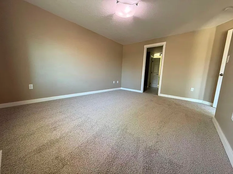 4063 Alameda Ave NE — Photo 21