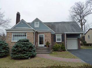 32 W Fairmount Ave, Maywood, NJ 07607
