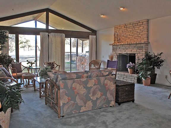 2nd image of 365 Englewood Dr