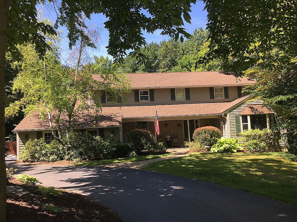 1st image of 132 Fireside Ln