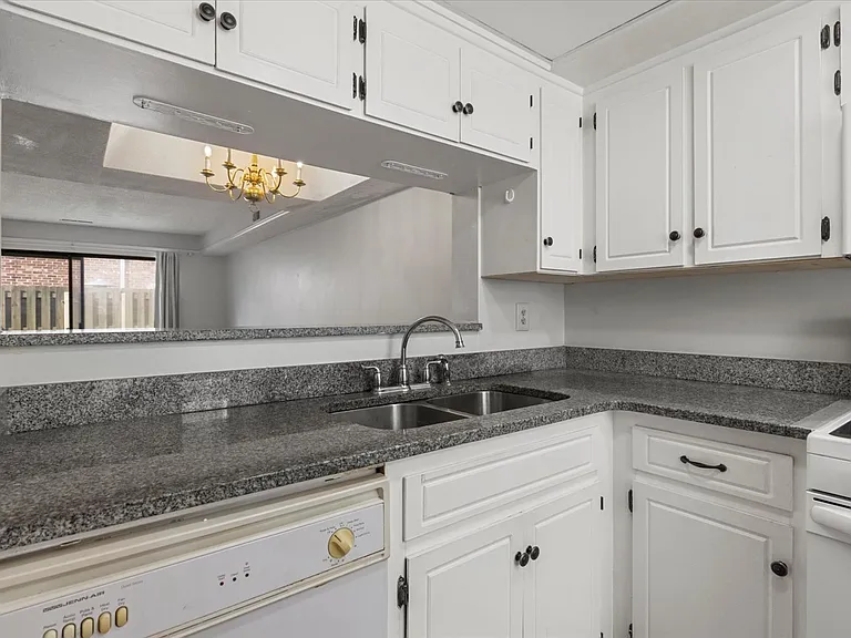 2530 E North St #3D — Photo 19