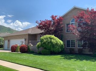 359 W 1450 N, Centerville, UT 84014