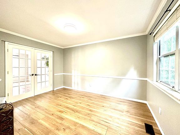 5th image of 1843 Poplar Dr