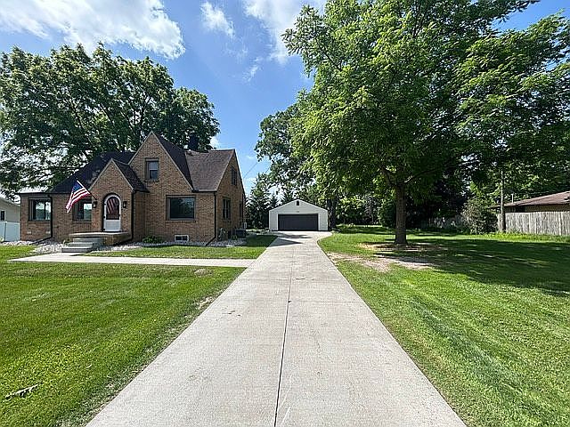 1st image of 2880 Midland Rd