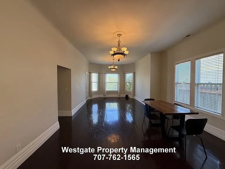 728 Petaluma Blvd S — Photo 5
