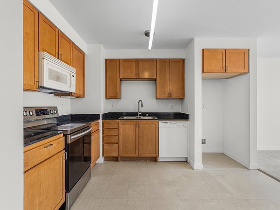 5th image of 888 7th St #L20