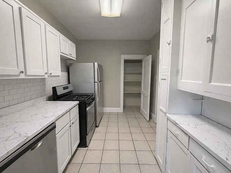 6252 Delmar Blvd #204 — Photo 5