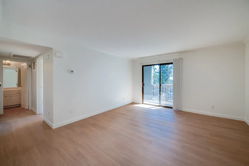 1 bed, 704 sqft, $2,375 — Photo 2