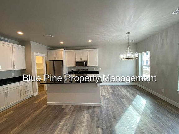 3rd image of 2894 Sunburst Dr
