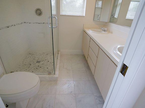 4th image of 2887 SW Lakemont Pl