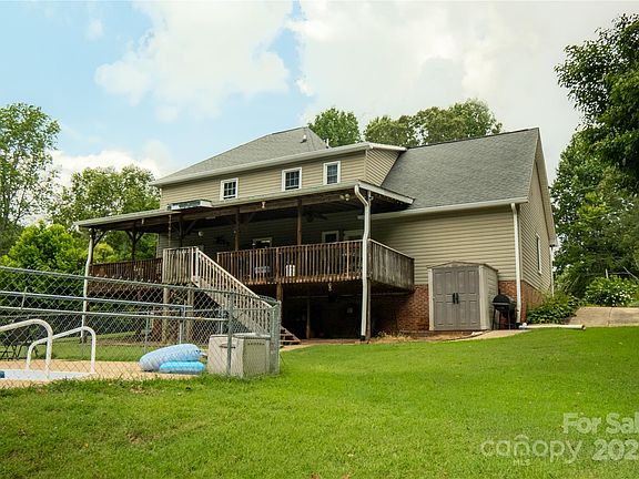 3rd image of 129 Countrywood Dr