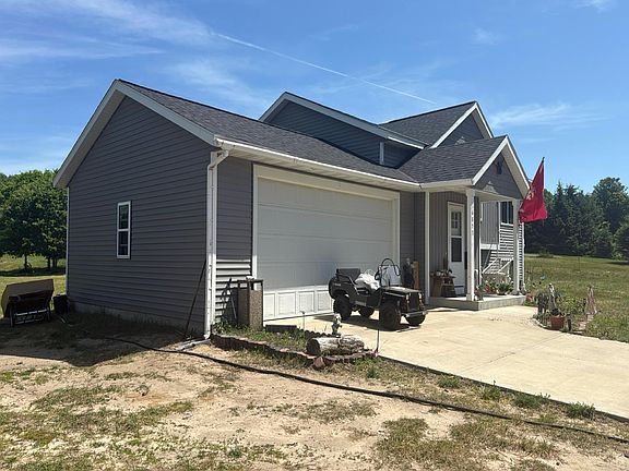 3rd image of 6855 Dale Ct