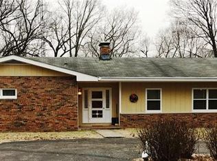1315 Vine St, Greenville, IL 62246