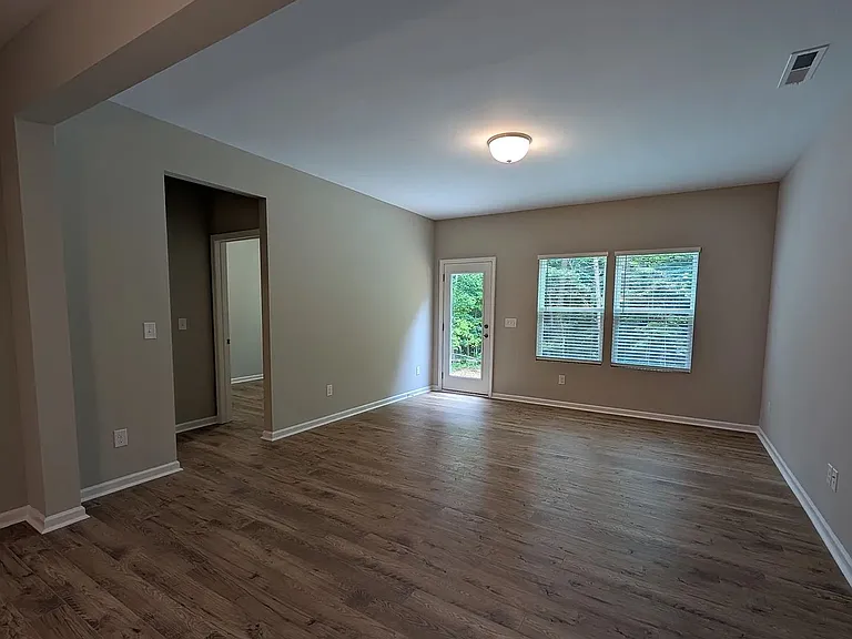 7119 Reeves St — Photo 16