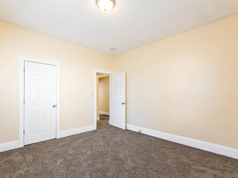 811 Lexington Ave #1 — Photo 5