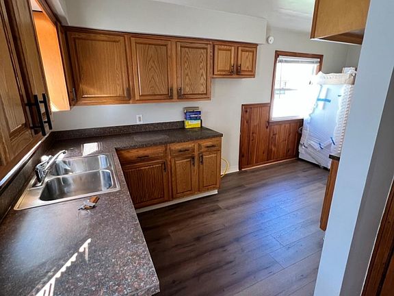 5th image of 1090 Himelright Blvd