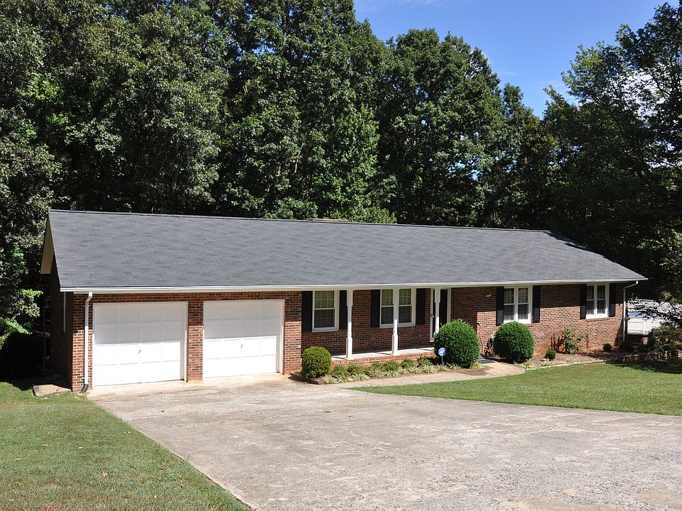 1st image of 159 Knollwood Dr