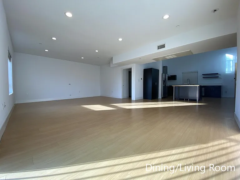 5232 Satsuma Ave #302 — Photo 9