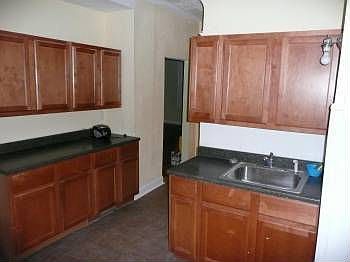 4th image of 4718 Dahlia Ave