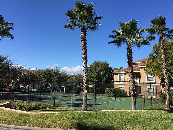 3rd image of 5080 Fairways Cir Unit 204