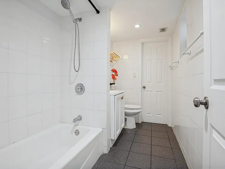 1123 NE 14th Ave #2 — Photo 12