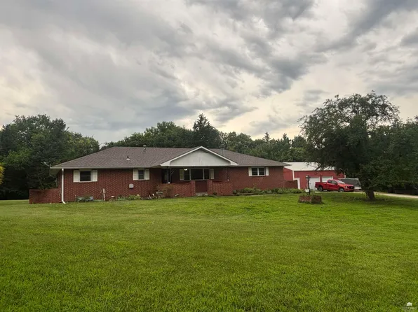 739 Oakhill Dr, Chapman, KS 67431