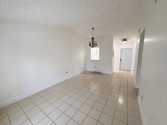 5th image of 430 NW 114th Ave Unit 105