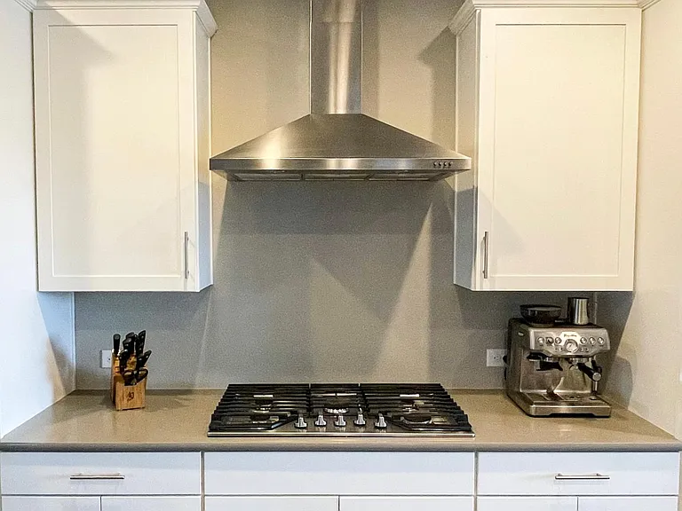 Gas Range and Hood