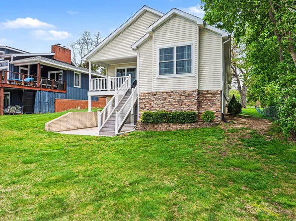 584 Orchard Rd, Marshall, MI 49068