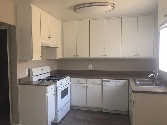 5th image of 815 N Azusa Ave