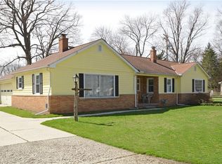 8758 Edgehill Rd, Mentor, OH 44060