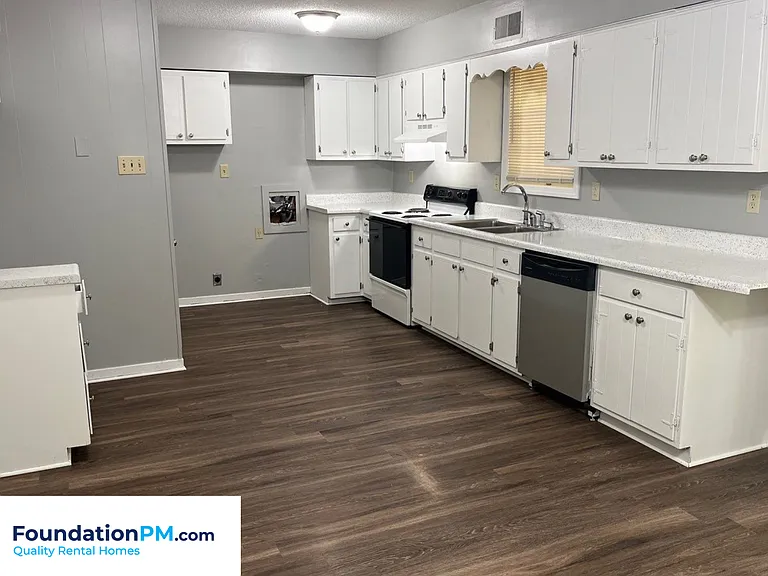 1188 Garden Rd — Photo 3
