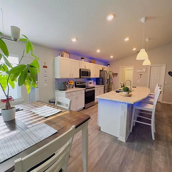 5436 Geneva Way — Photo 4