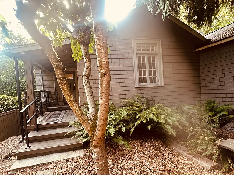625 Lake Washington Blvd E — Photo 4